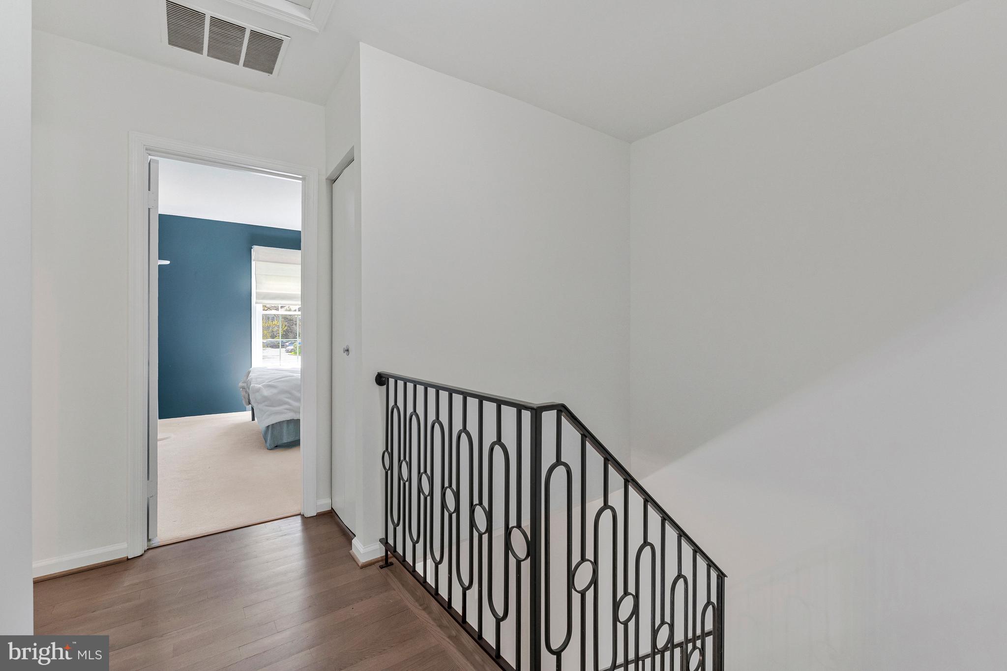 11852 St Trinians Court Reston, VA 20191 - Photo 26 of 48 Landing