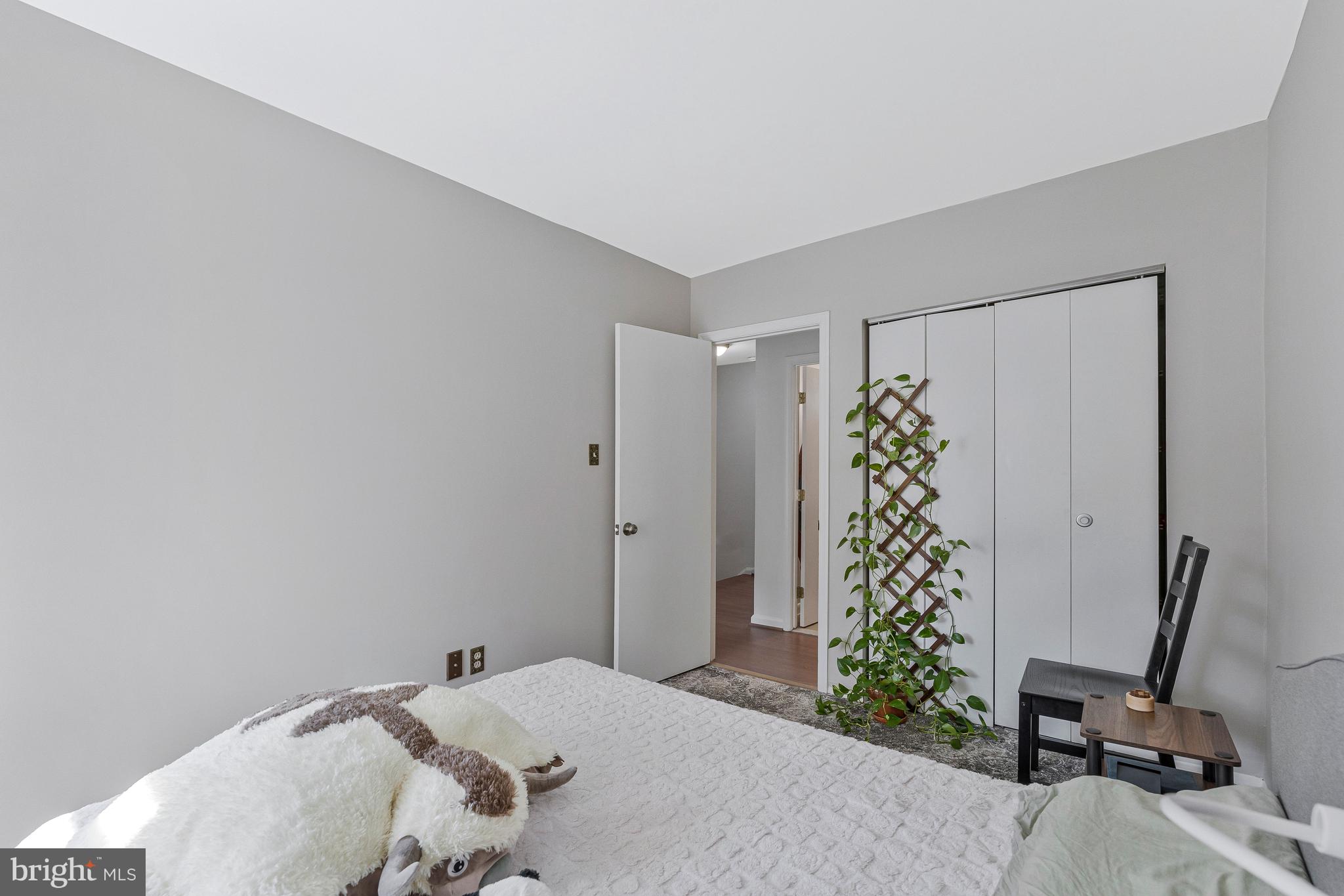 11852 St Trinians Court Reston, VA 20191 - Photo 30 of 48 Bedroom 3