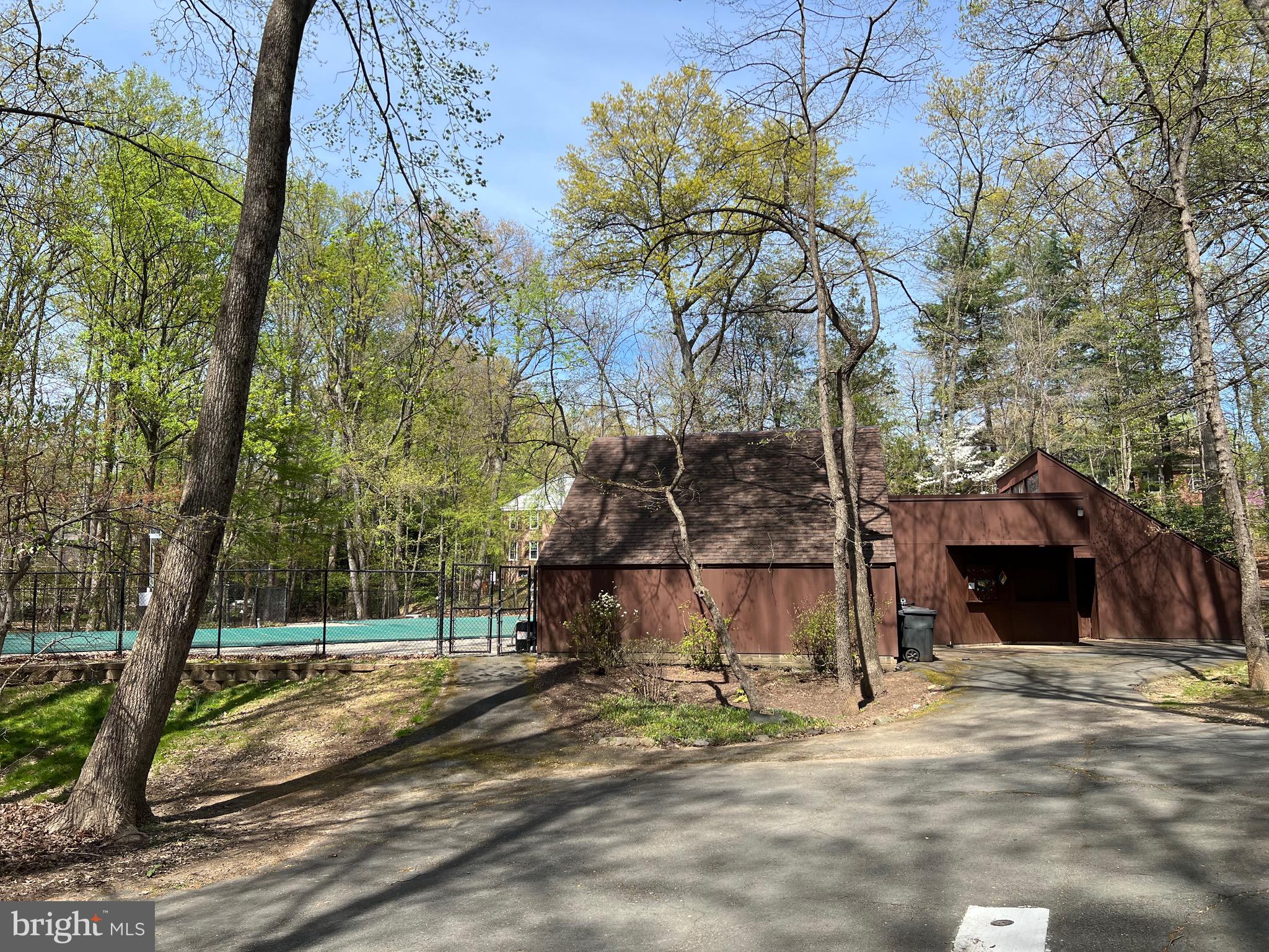 11852 St Trinians Court Reston, VA 20191 - Photo 40 of 48 Deepwood smenities