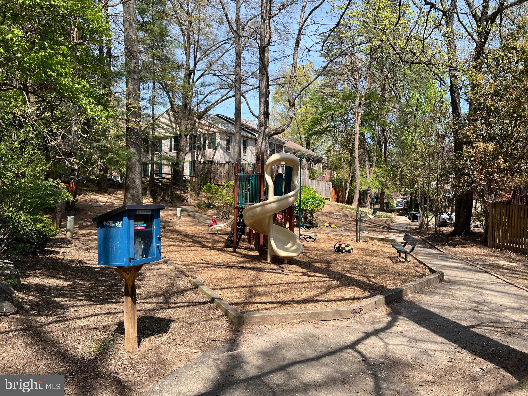 11852 St Trinians Court Reston, VA 20191 - Photo 42 of 48 Playground