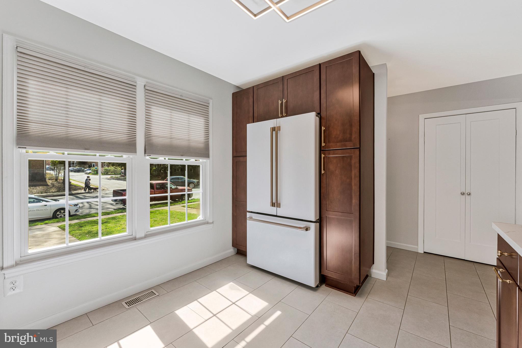 11852 St Trinians Court Reston, VA 20191 - Photo 7 of 48 Kitchen