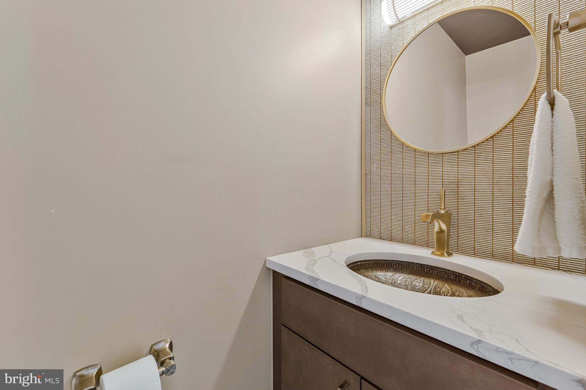 11852 St Trinians Court Reston, VA 20191 - Photo 8 of 48 Half bathroom off foyer