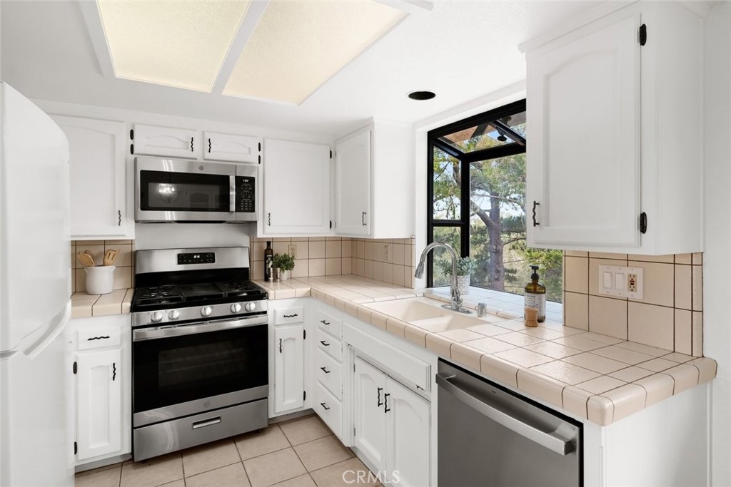 1875 Chester Lane Cambria, CA 93428 - Photo 8 of 47