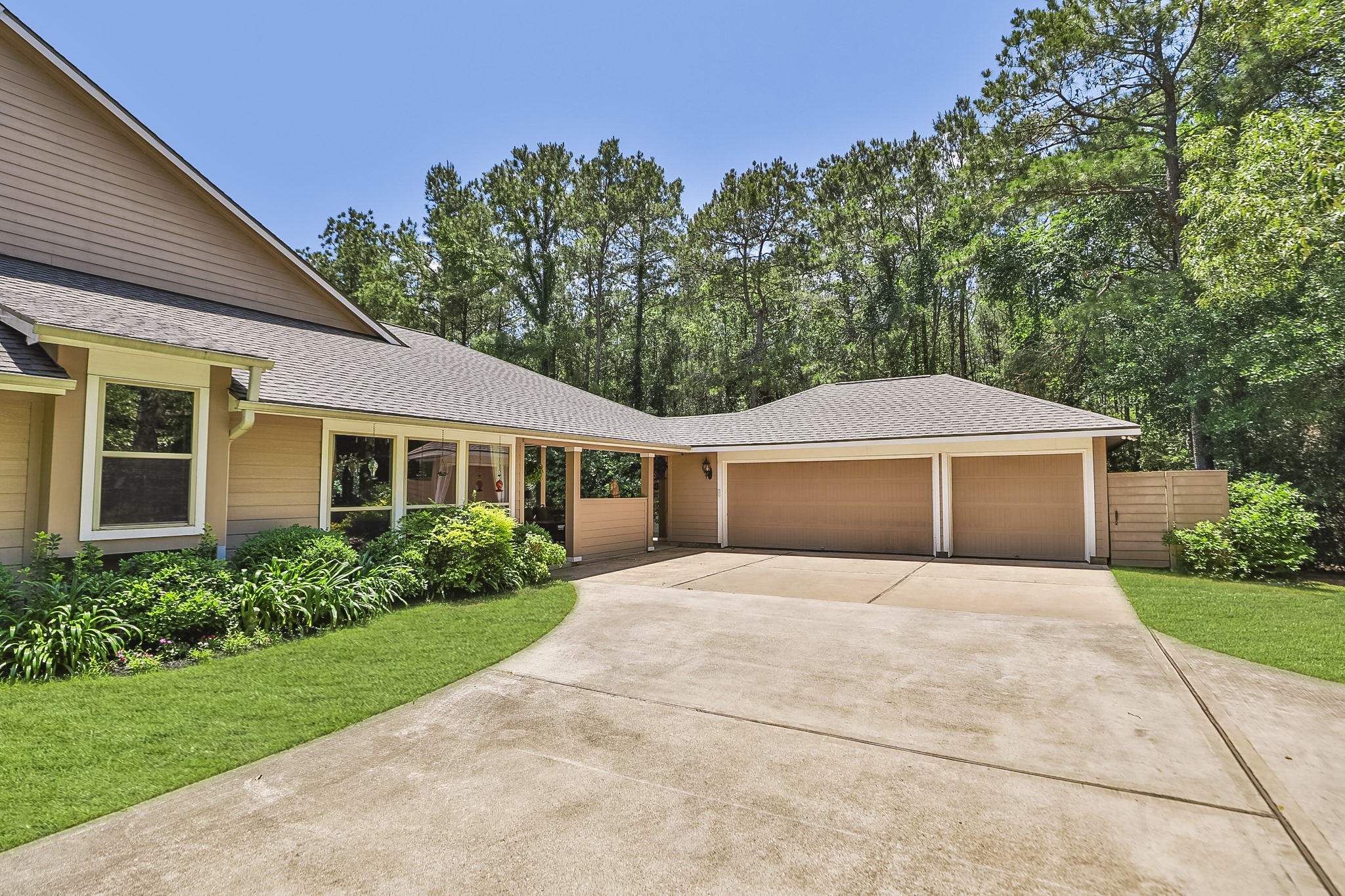 7514 Saddle Blanket Drive Waller, TX 77484 - Photo 38 of 50 Relax on the bench and soak in the tranquility of this serene backyard oasis and all it has to offer.