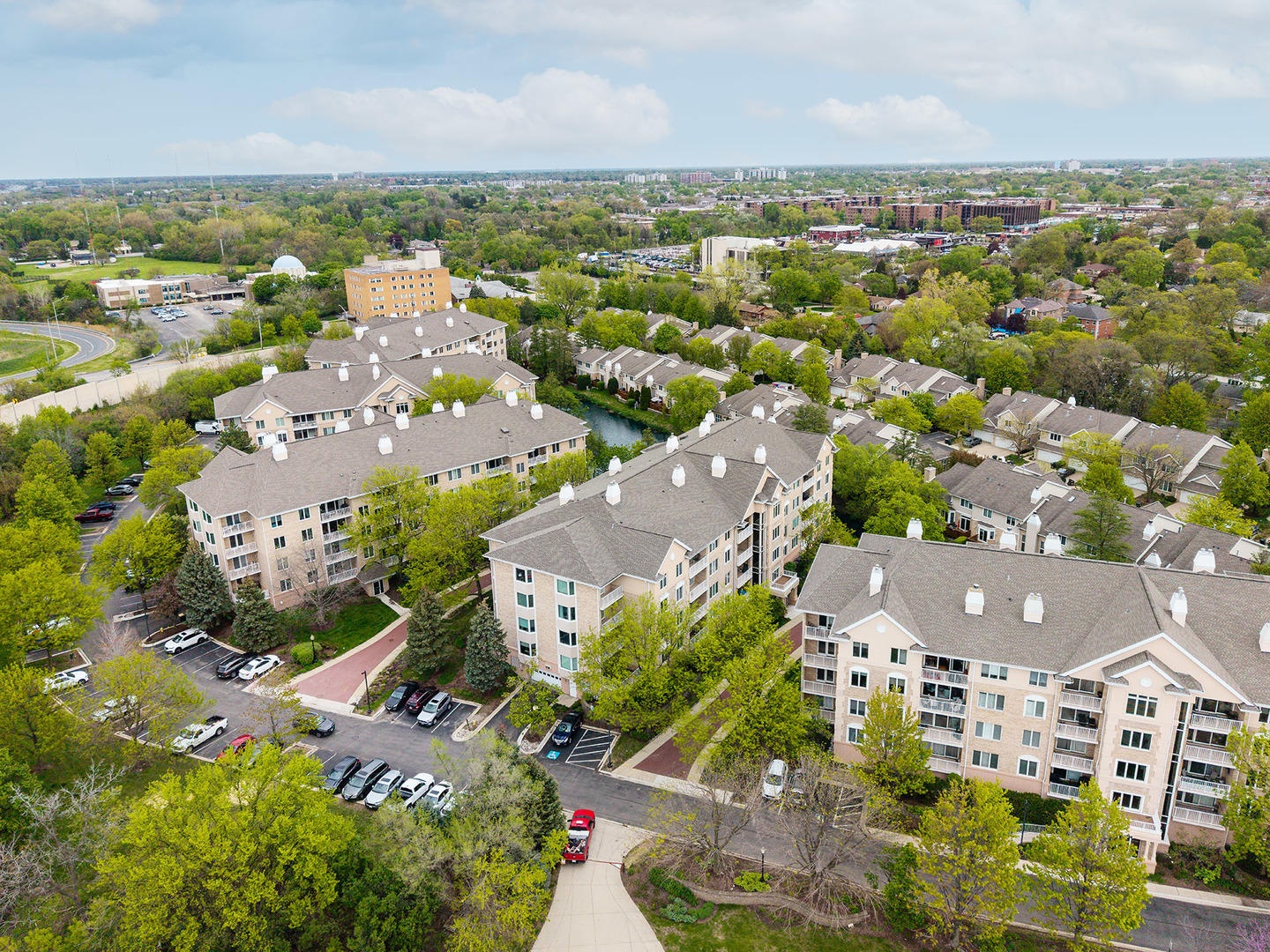 1715 Pavilion Way, Unit 307 Park Ridge, IL 60068 - Photo 1 of 35