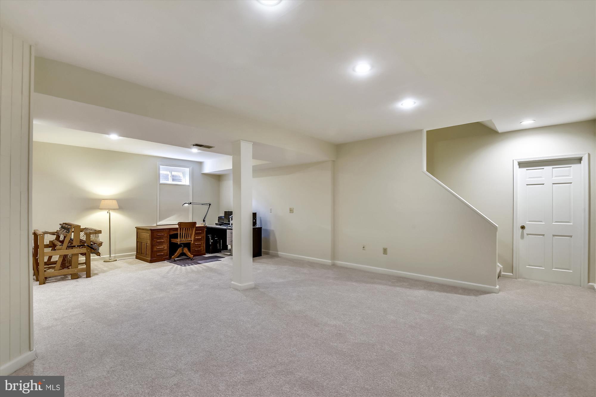 11615 Springtime Lane Fairfax Station, VA 22039 - Photo 32 of 38 a view of a livingroom with couch and a workspace