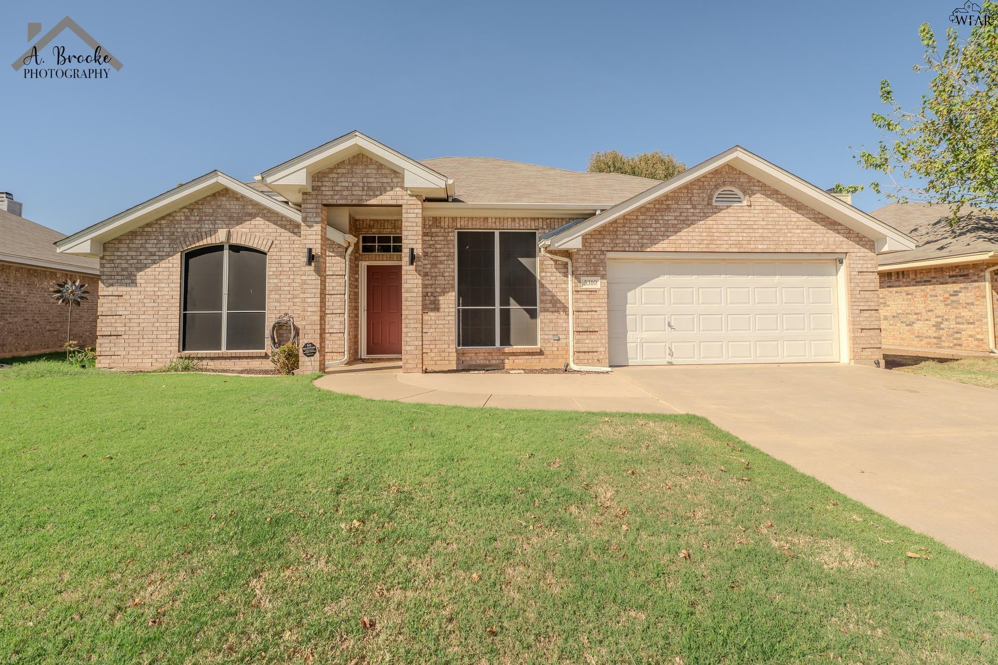 5310 PepperBush Drive Wichita Falls, TX 76310 - Photo 2 of 40 Gallery Image 2