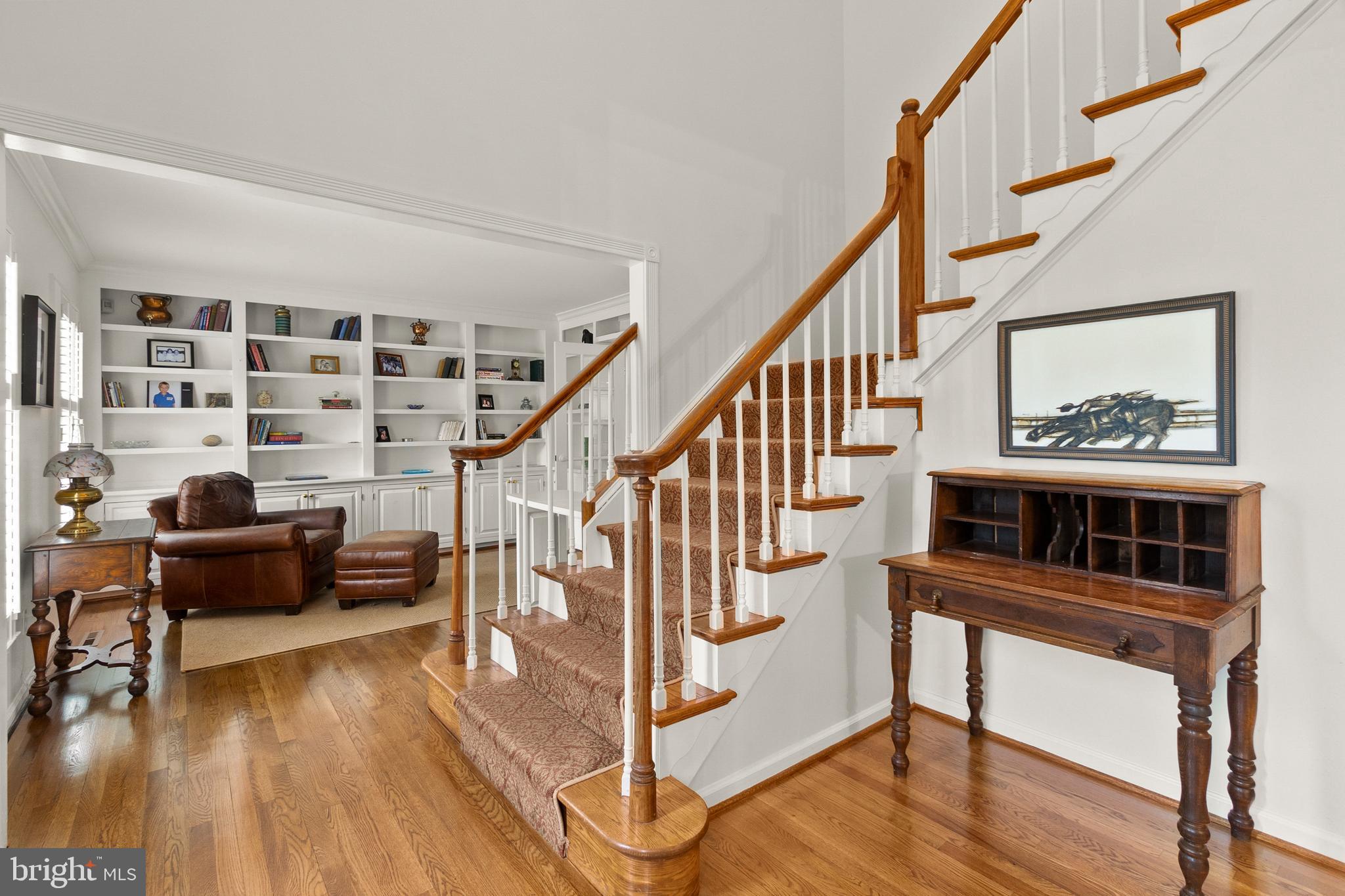 10 Montague Road Newark, DE 19713 - Photo 5 of 53 2 Story Foyer with turned staircase