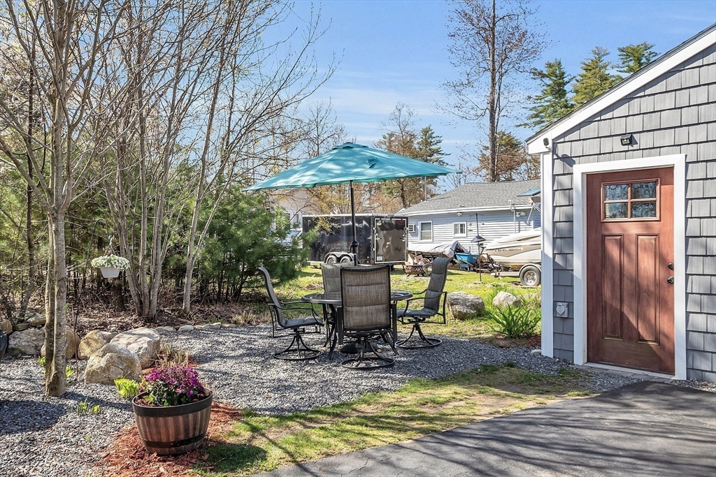 801 Chases Grove Road Derry, NH 03038 - Photo 17 of 24