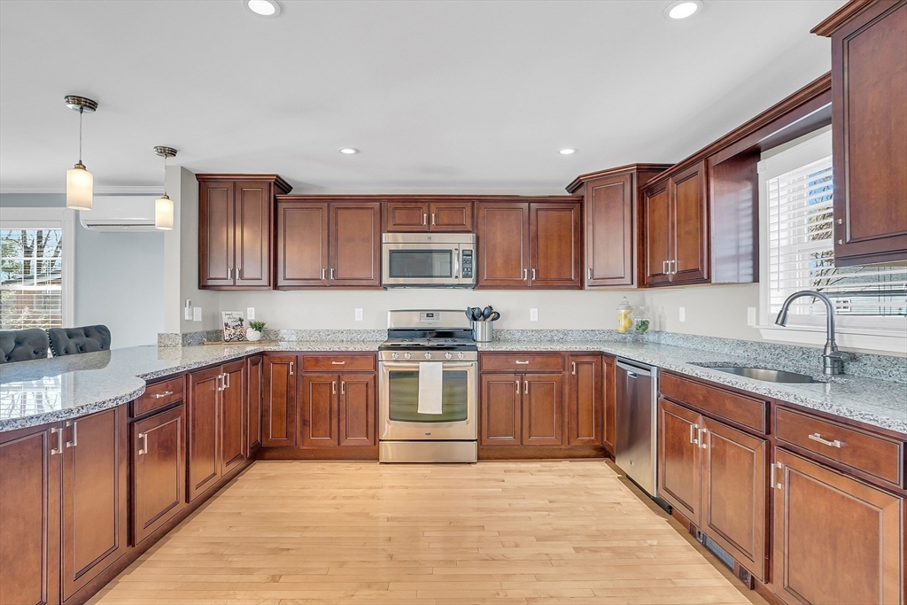 801 Chases Grove Road Derry, NH 03038 - Photo 5 of 24