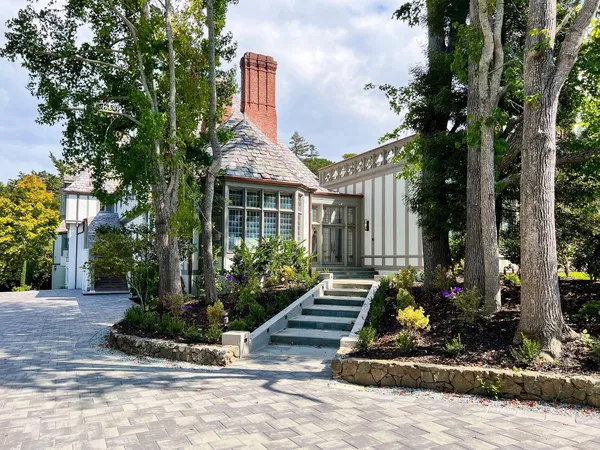 $28,880,000 | 85 Fagan Drive, Hillsborough, CA 94010
