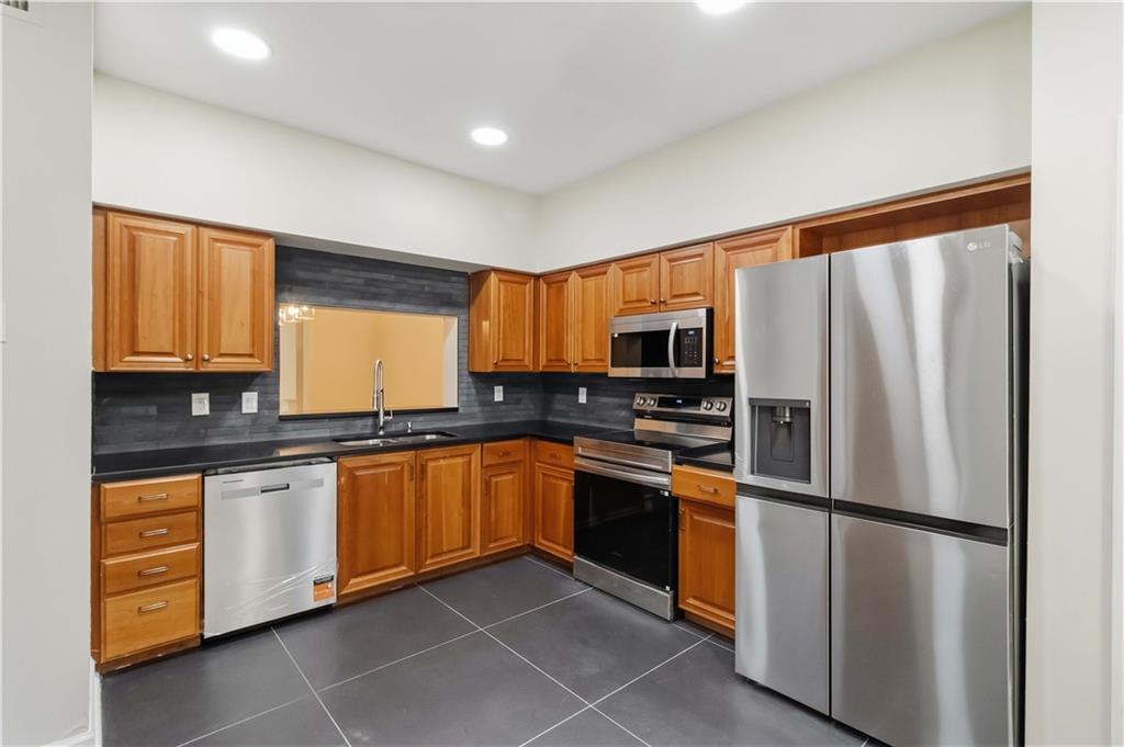 3475 Oak Valley Road Northeast, Unit 140 Atlanta, GA 30326 - Photo 27 of 41 Gallery Image 27