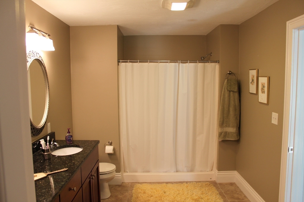 136 Pinewood Drive, Unit 8A Gardner, MA 01440 - Photo 12 of 15