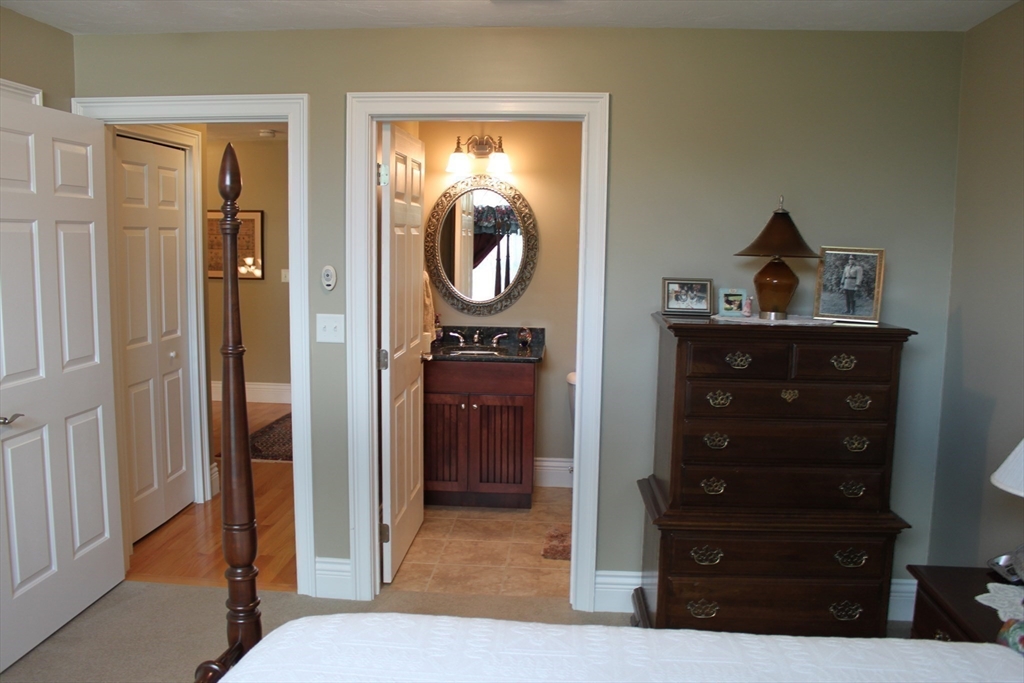 136 Pinewood Drive, Unit 8A Gardner, MA 01440 - Photo 14 of 15