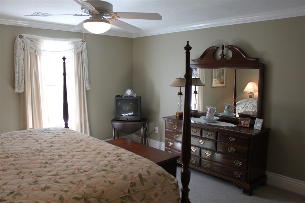 136 Pinewood Drive, Unit 8A Gardner, MA 01440 - Photo 9 of 15