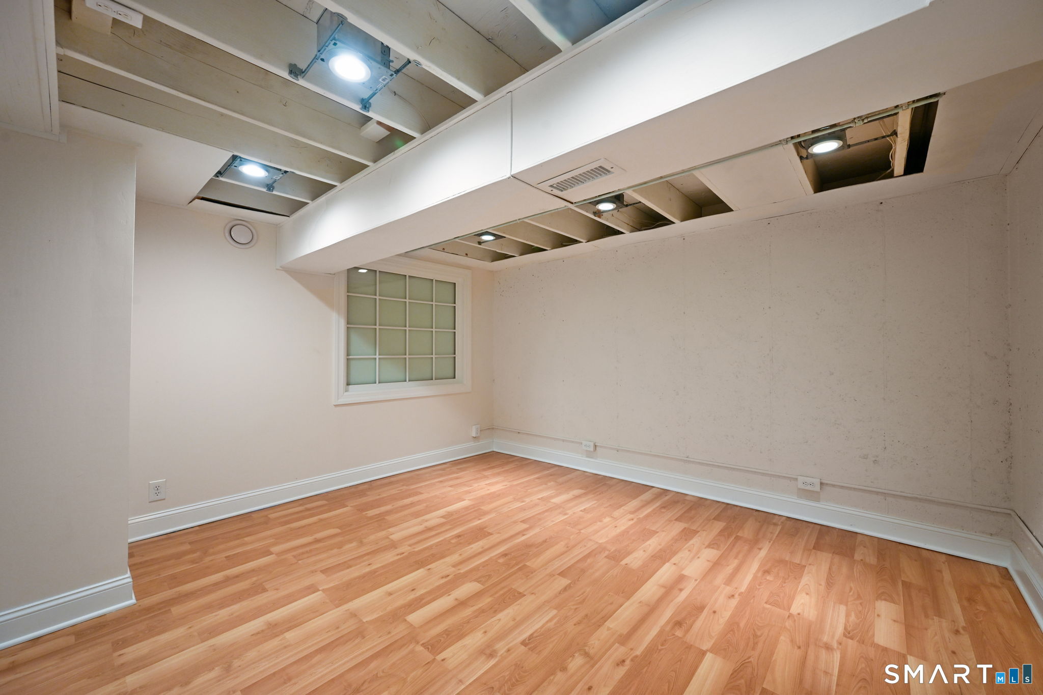 36 MacArthur Lane Stamford, CT 06902 - Photo 30 of 40 Partially finished lower level Office