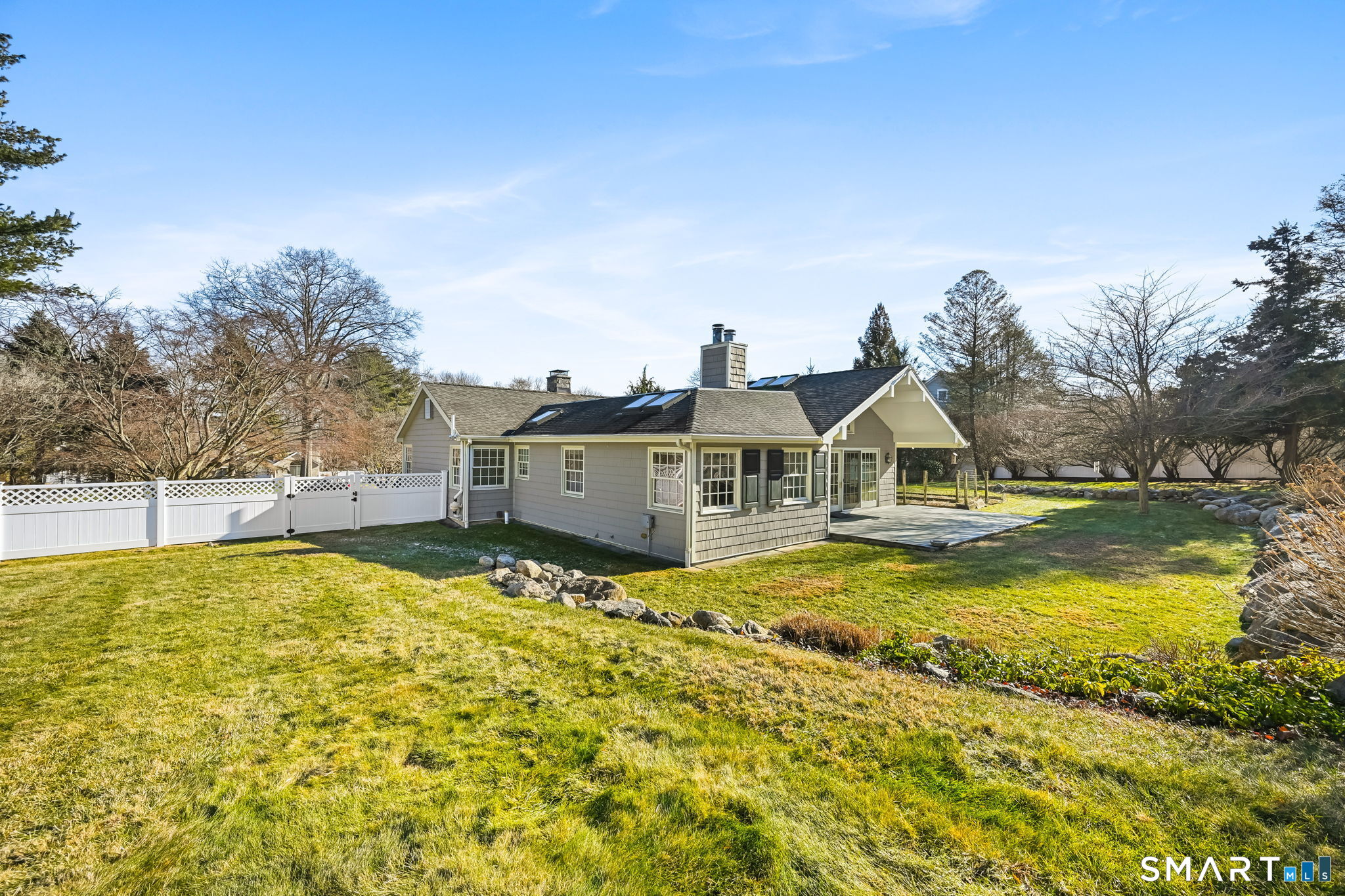 36 MacArthur Lane Stamford, CT 06902 - Photo 36 of 40 Generous fenced yard