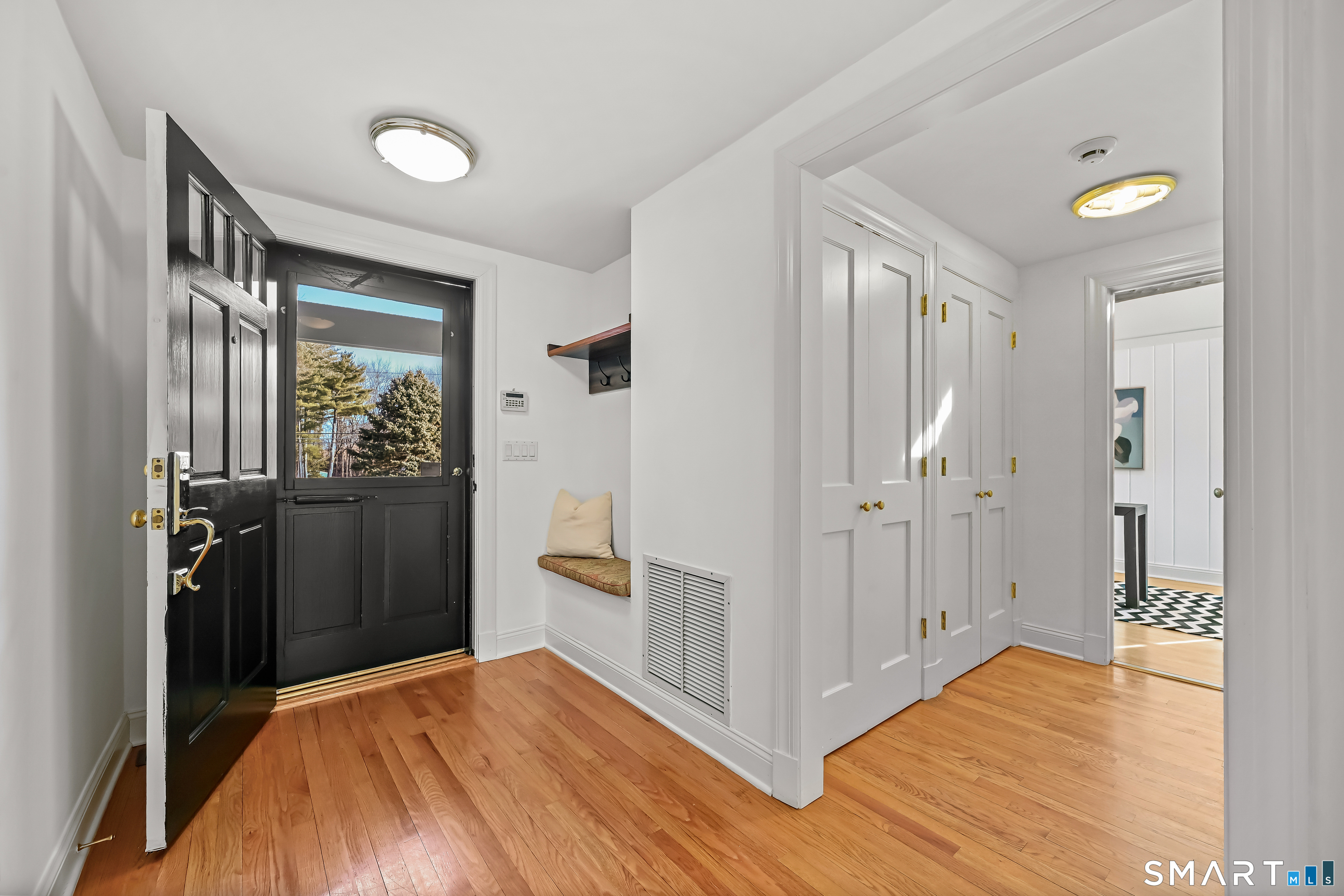 36 MacArthur Lane Stamford, CT 06902 - Photo 4 of 40 Welcome Home!