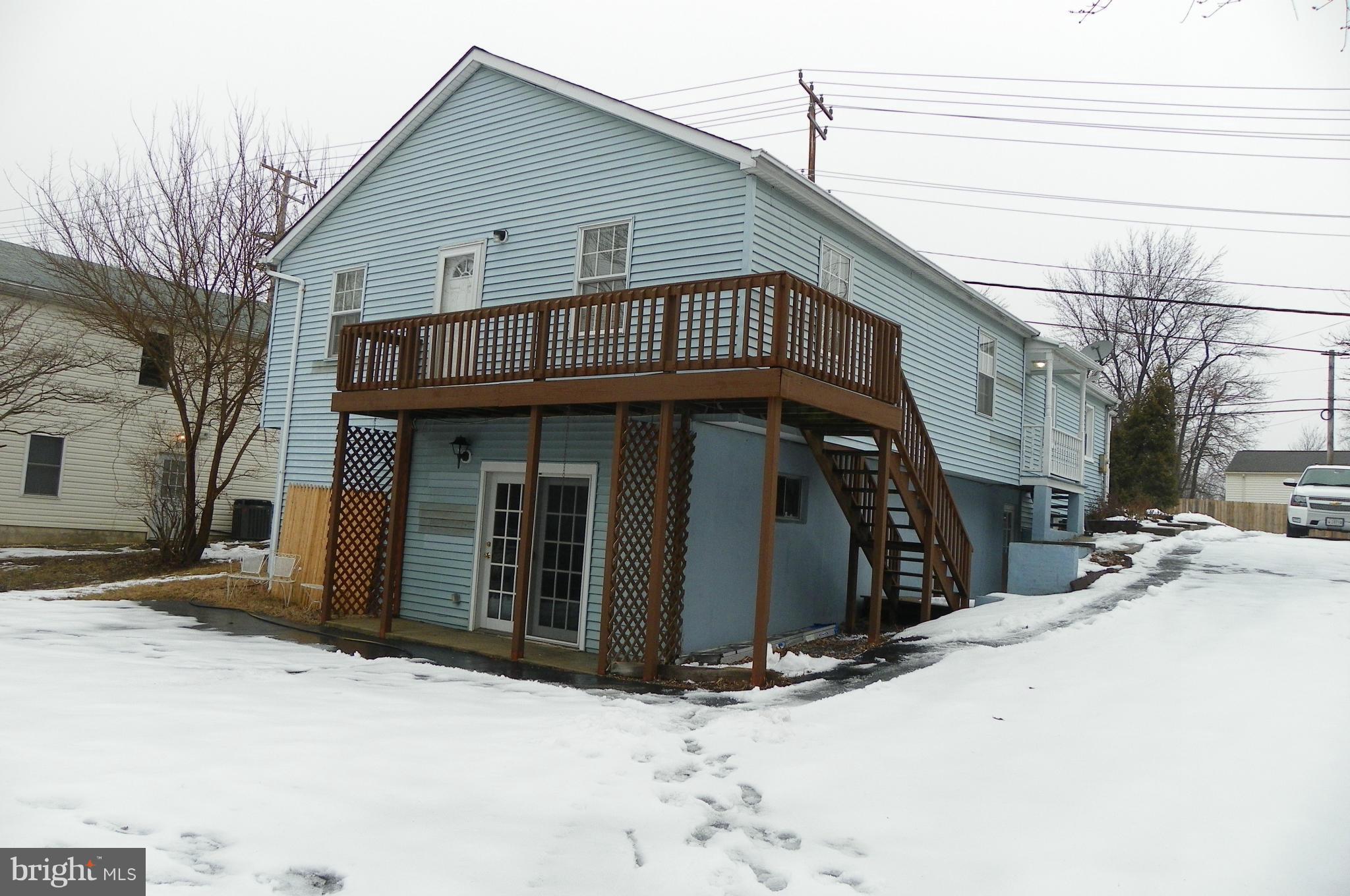 Exterior (Rear)