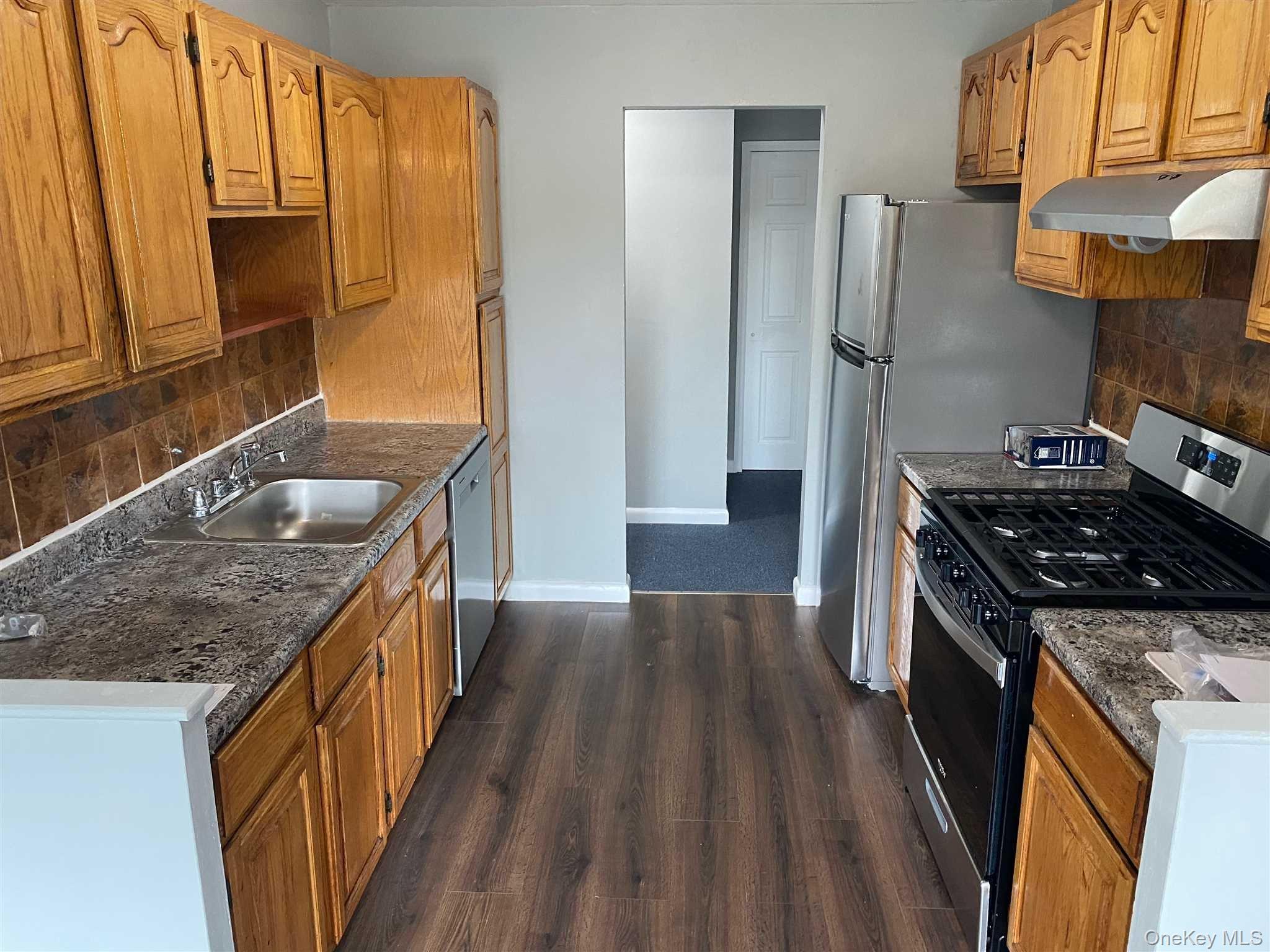 3 Hook Road, Unit 56K Hyde Park, NY 12601 - Photo 4 of 29 KITCHEN