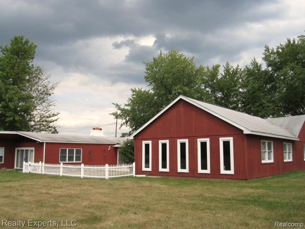13760 Hoeft Road Belleville, MI 48111 - Photo 3 of 36 Gallery Image 3