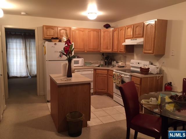 77 Liberty Street, Unit 33 Little Ferry, NJ 07643 - Photo 2 of 11
