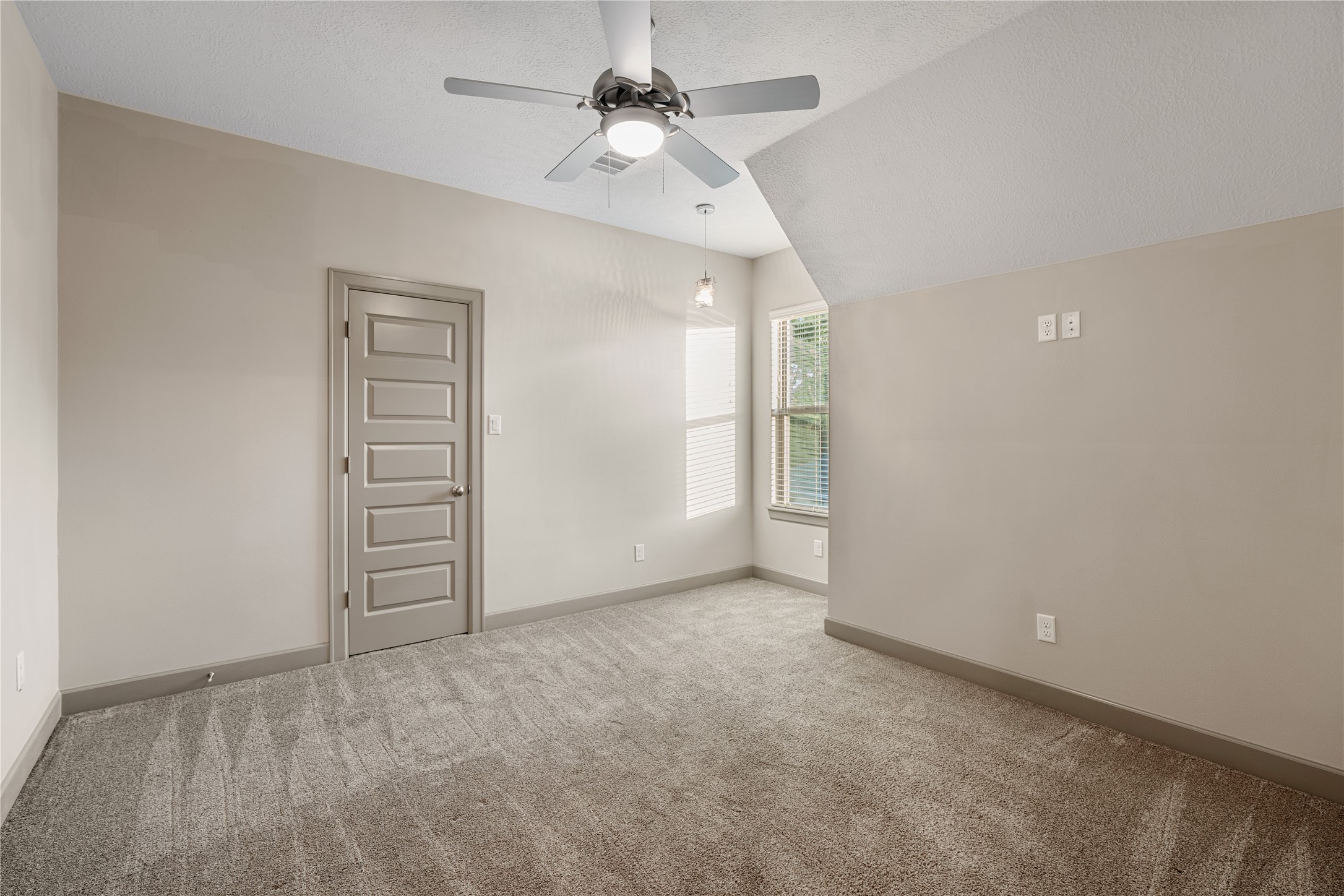 12379 Pebble View Drive Conroe, TX 77304 - Photo 33 of 46 Fourth bedroom