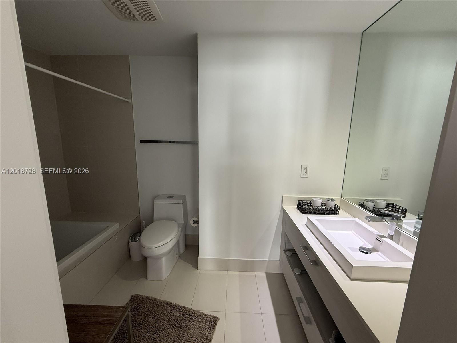 55 Southwest 9th Street, Unit 2509 Miami, FL 33130 - Photo 6 of 7
