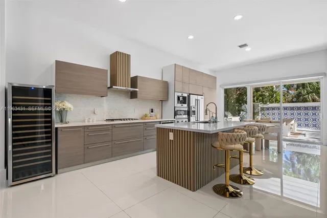 $17,950 | 18935 Atlantic Boulevard, Sunny Isles Beach, FL 33160