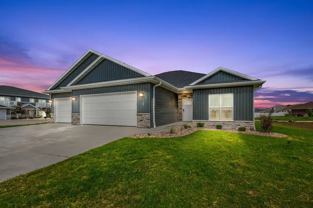 $425,900 | 733 Tambour Court, Unit 10, De Pere, WI 54115