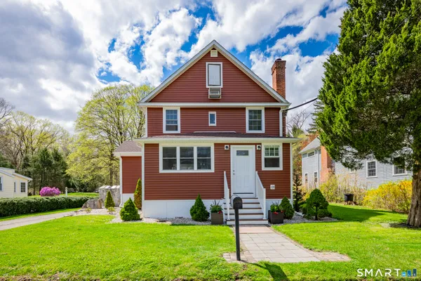 $899,900 | 61 Water Street, Glastonbury, CT 06073