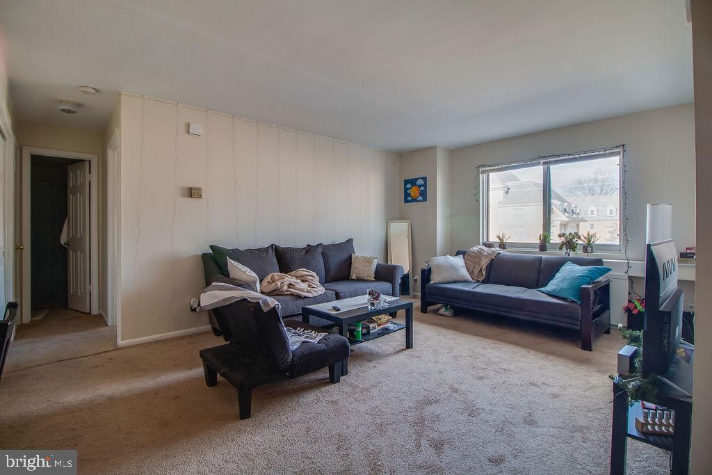 4313 Knox Road, Unit 407 College Park, MD 20740 - Photo 4 of 16 living room