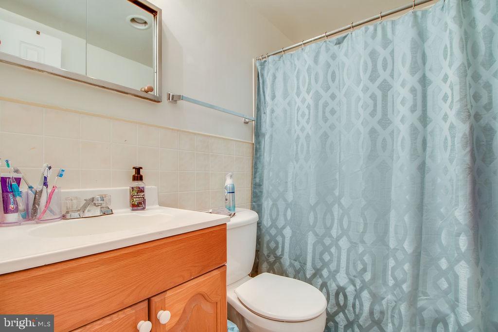 4313 Knox Road, Unit 407 College Park, MD 20740 - Photo 9 of 16 bathroom