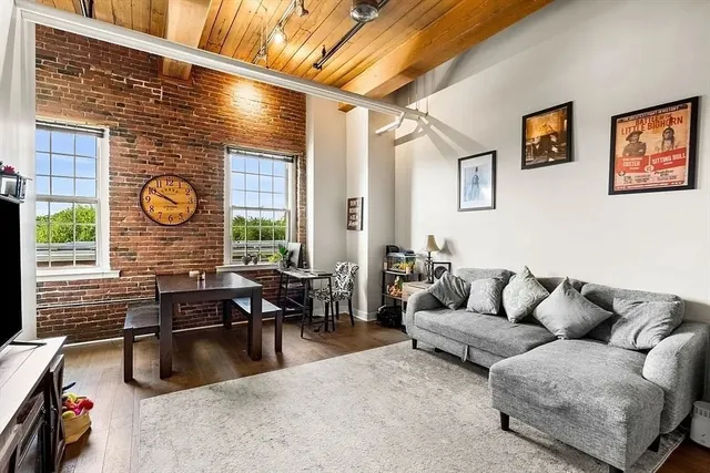 $3,500 | 130 John Street, Unit 459, Lowell, MA 01852