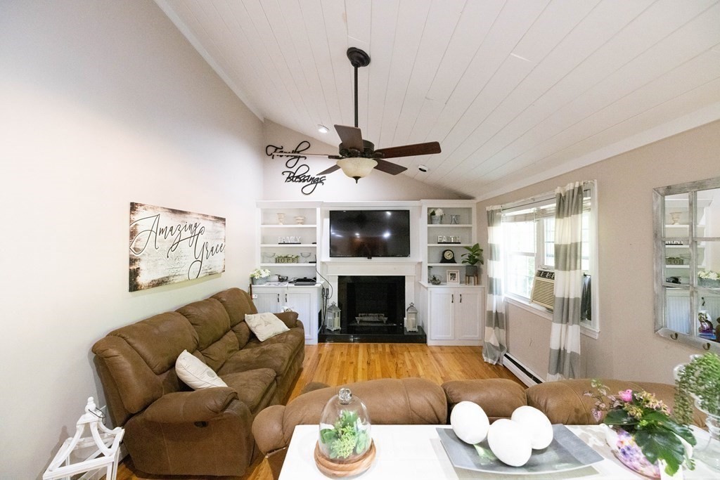 2 Lexington Road Shrewsbury, MA 01545 - Photo 7 of 39 Gallery Image 7