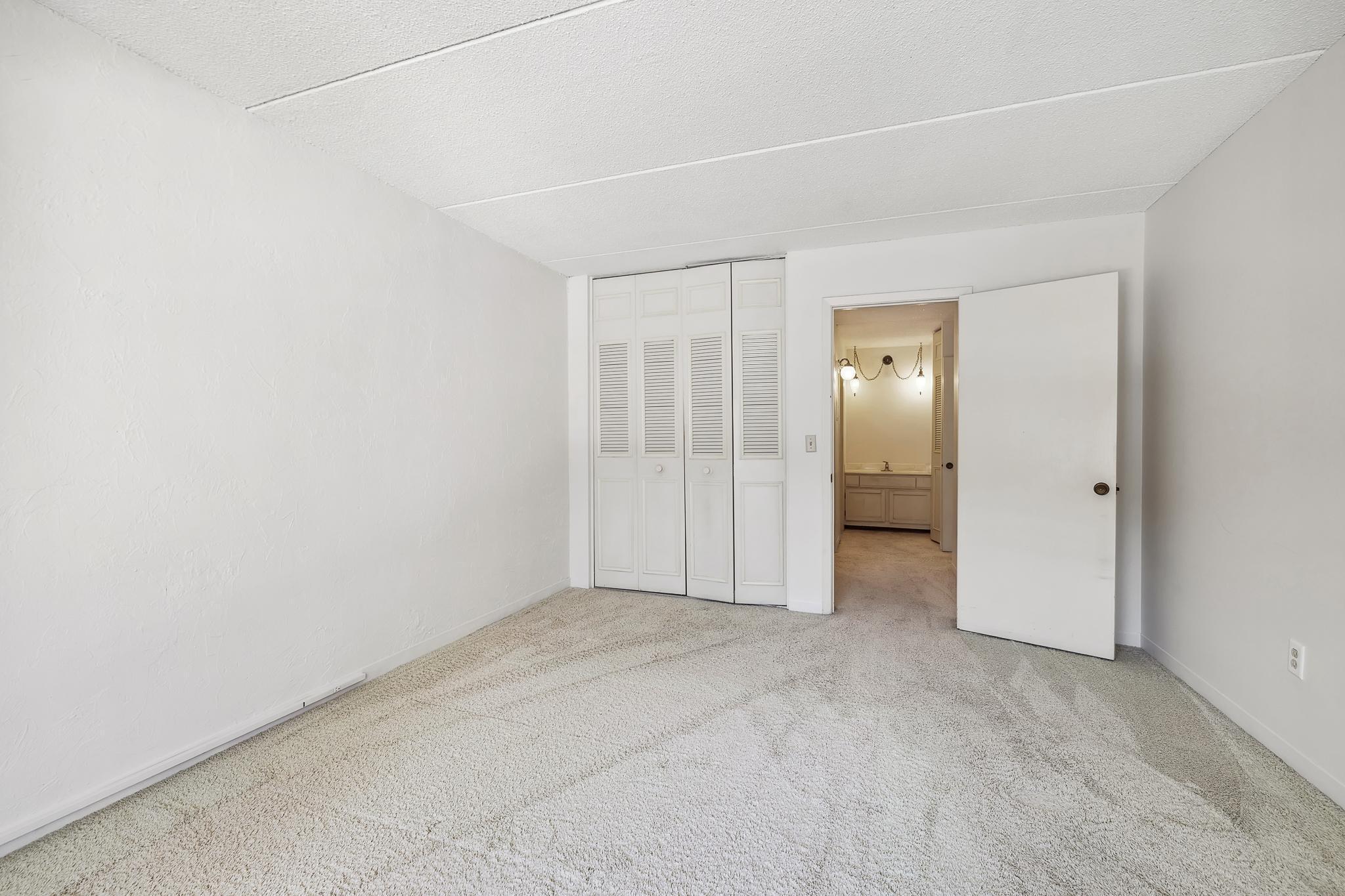 10401 Cedar Lk Road South, Unit 208 Hopkins, MN 55305 - Photo 13 of 30 Gallery Image 13