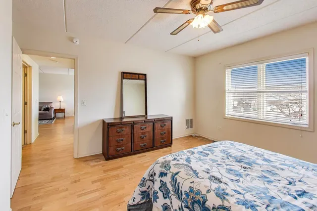 $200,000 | 4534 North Cumberland Avenue, Unit 101, Chicago, IL 60656