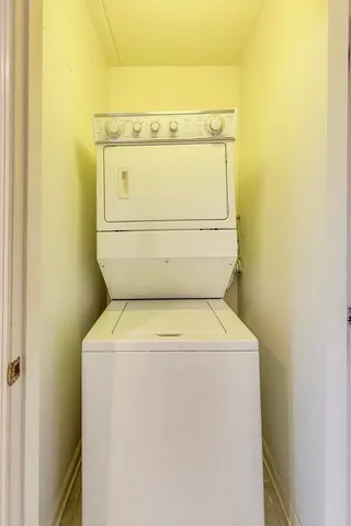 $200,000 | 4534 North Cumberland Avenue, Unit 101, Chicago, IL 60656