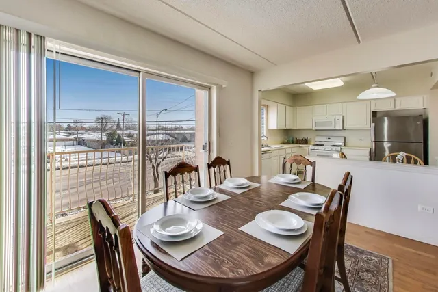 $200,000 | 4534 North Cumberland Avenue, Unit 101, Chicago, IL 60656