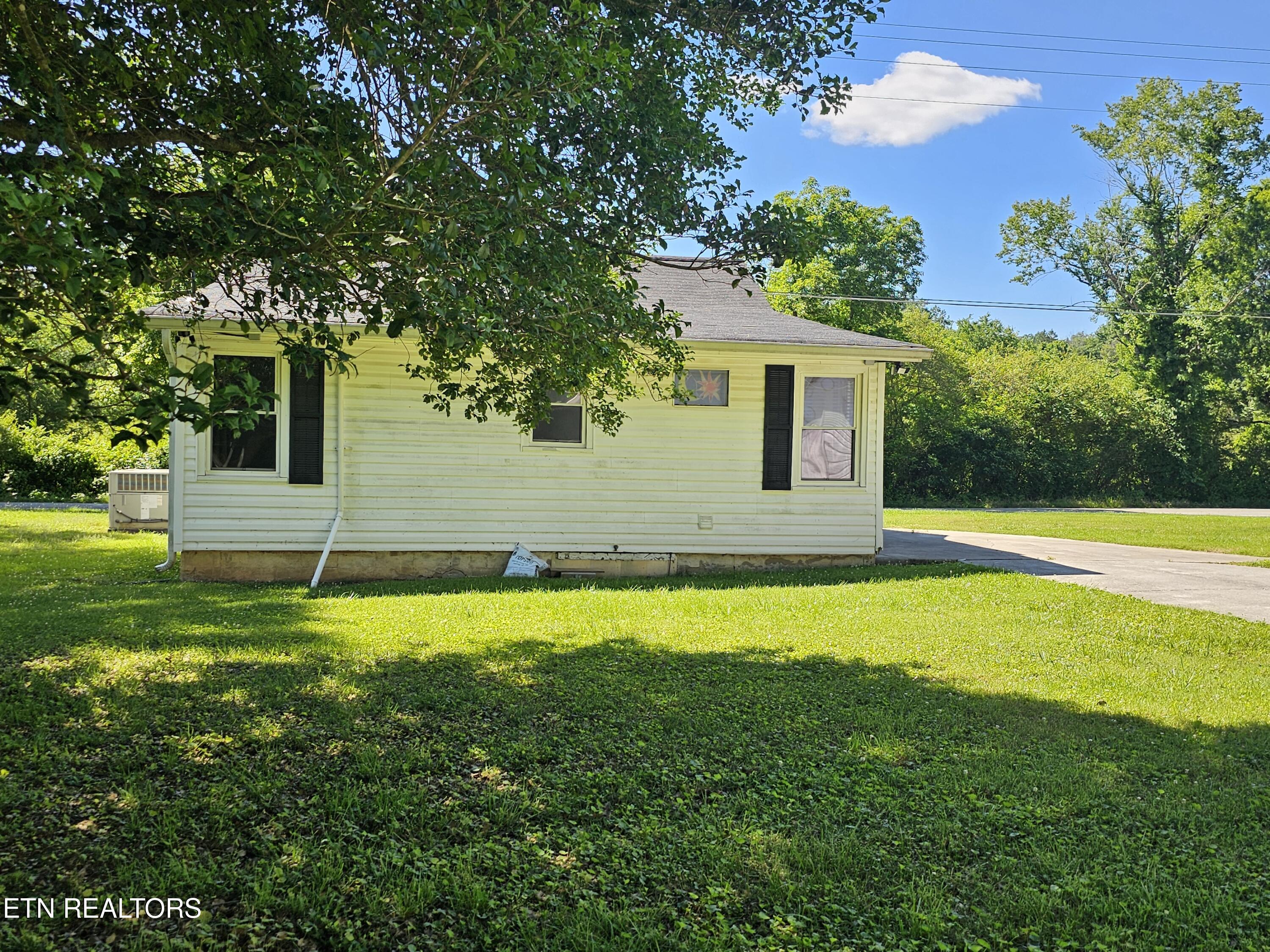 1341 Blockhouse Valley Road Clinton, TN 37716 - Photo 26 of 35 20260603_162027