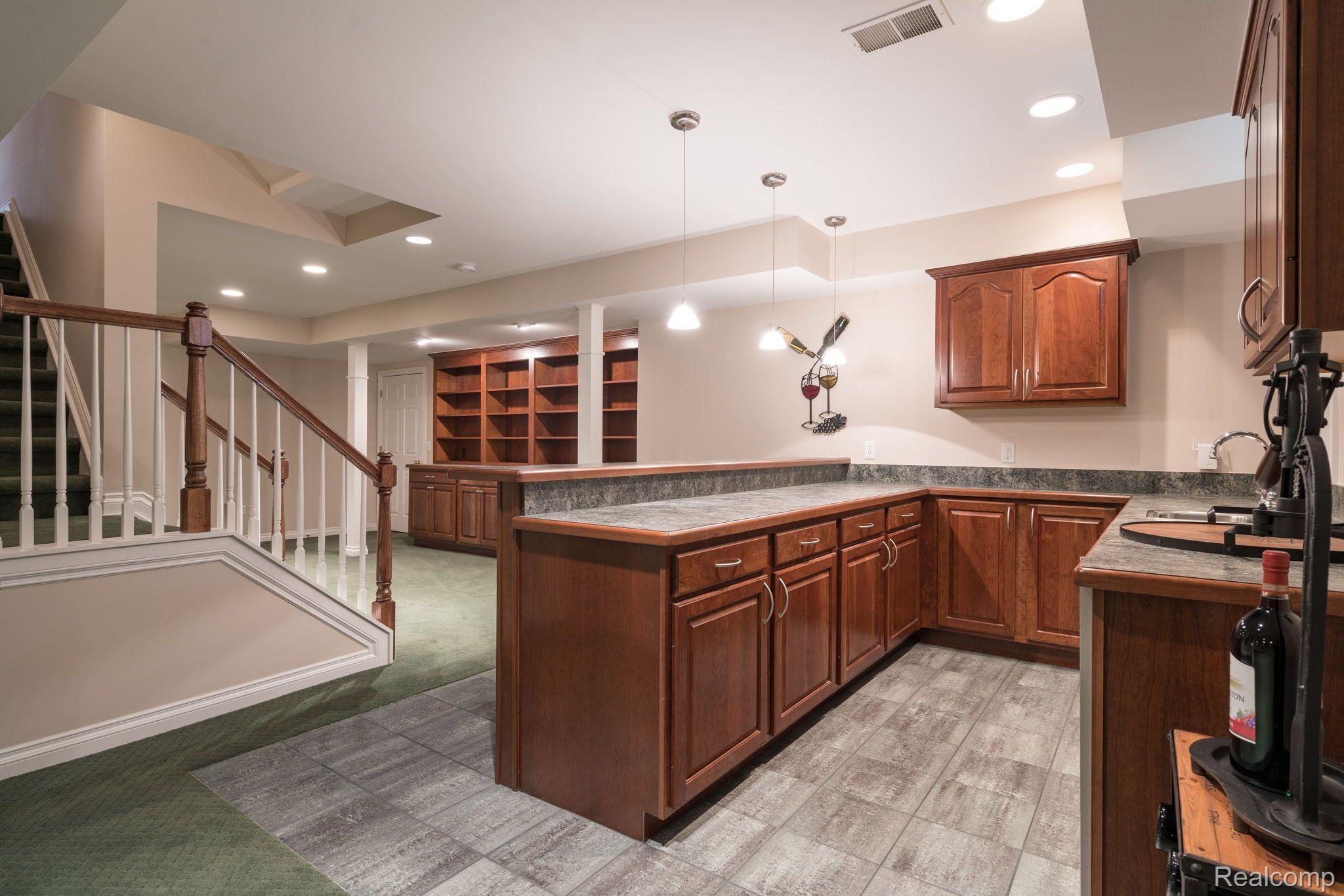 1619 Springview Court Rochester, MI 48307 - Photo 45 of 62 Gallery Image 45