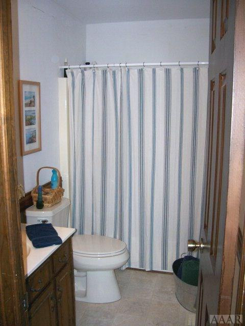 459 Dry Ridge Road Elizabeth City, NC 27909 - Photo 21 of 30 Hall bath