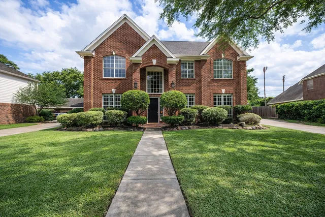 $385,000 | 3009 Park Lane Drive, Baytown, TX 77521