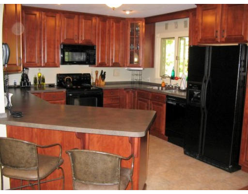 2 Heritage Road Rehoboth, MA 02769 - Photo 4 of 18 Gallery Image 4