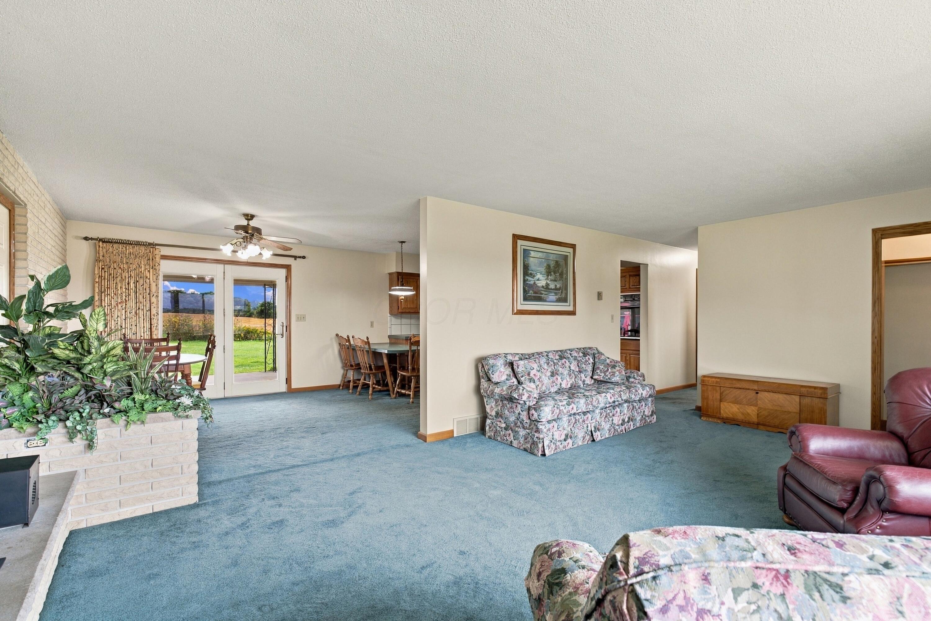 2464 Lees Road Newark, OH 43056 - Photo 22 of 44 Family room is open to dining area