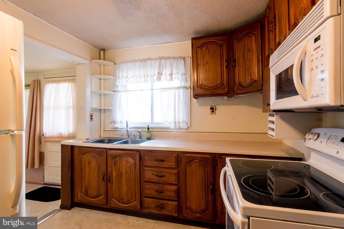 504 Fern Road Riva, MD 21140 - Photo 10 of 19 Kitchen