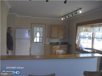 2810 Nestling Road Philadelphia, PA 19154 - Photo 3 of 9 Kitchen