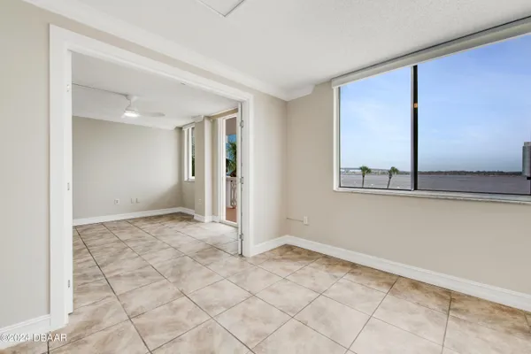 $2,150 | 935 North Halifax Avenue, Unit 107, Daytona Beach, FL 32118