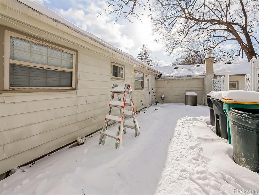25323 Orchard Lake Road Farmington, MI 48336 - Photo 33 of 42