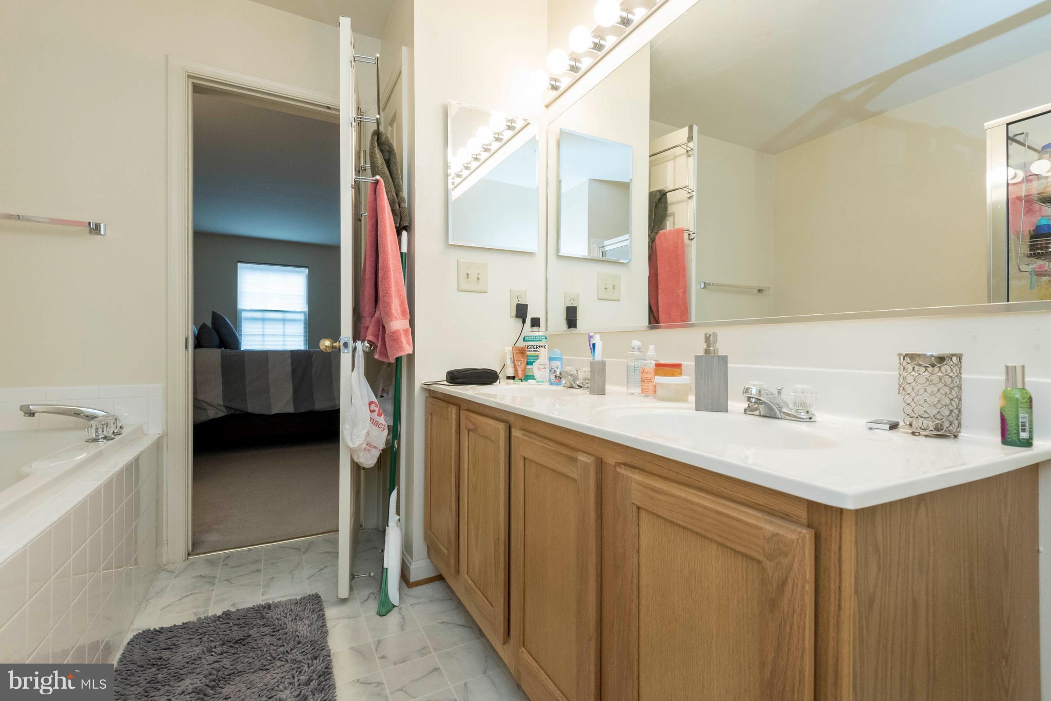 328 Roff Point Drive Odenton, MD 21113 - Photo 21 of 30 Bath (Master)